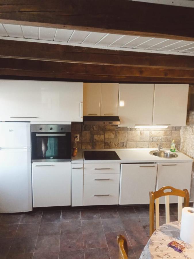 Holiday Home - Pavenka Donje Selo na Šolti Buitenkant foto